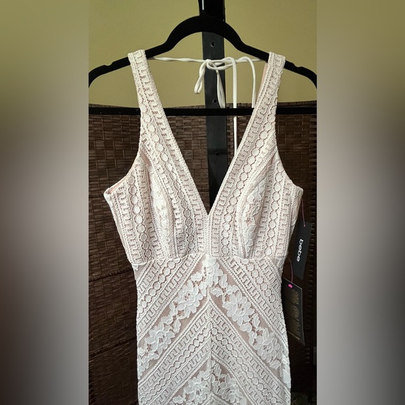 NEW Bebe Sleeveless Lace Gown – White/Nude – Size Medium - Picture 6 of 8